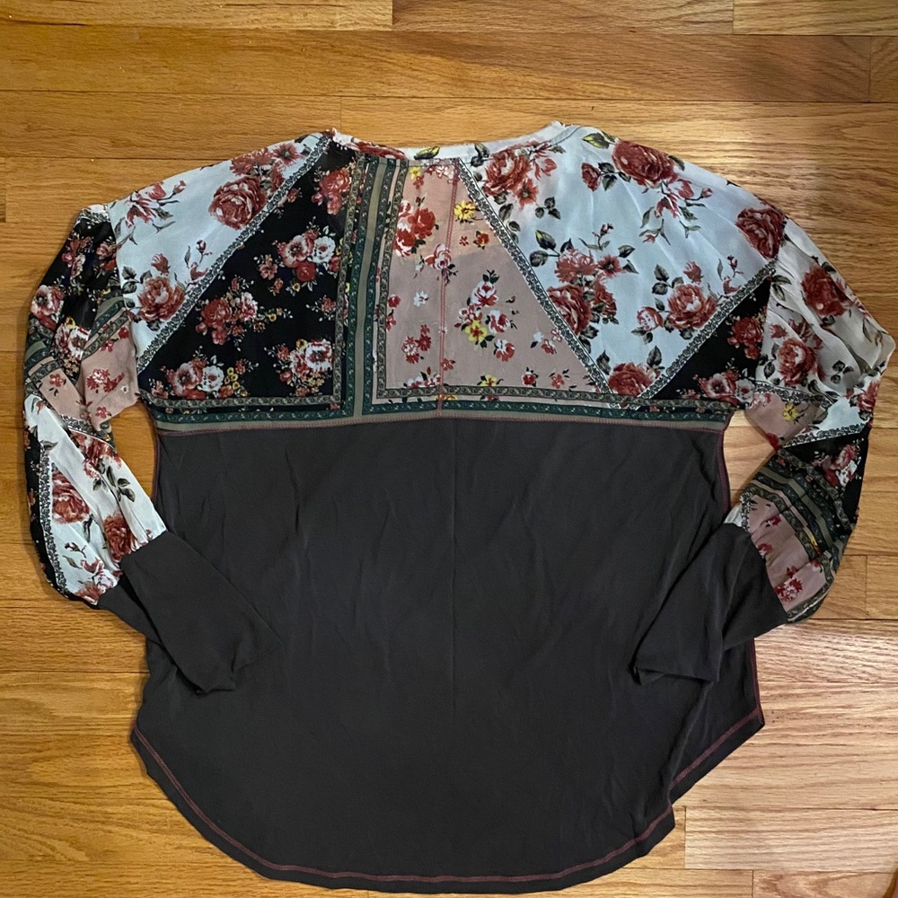 Patterned Sleeve Top - Picture 4 of 4